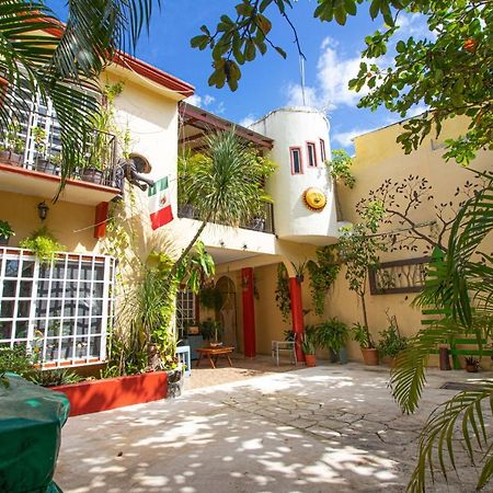 Отель La Casa Del Almendro Плая-дель-Кармен Экстерьер фото
